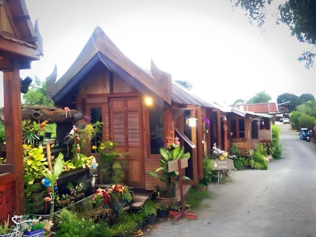 Jidapa Resort Phra Nakhon Si Ayutthaya Buitenkant foto