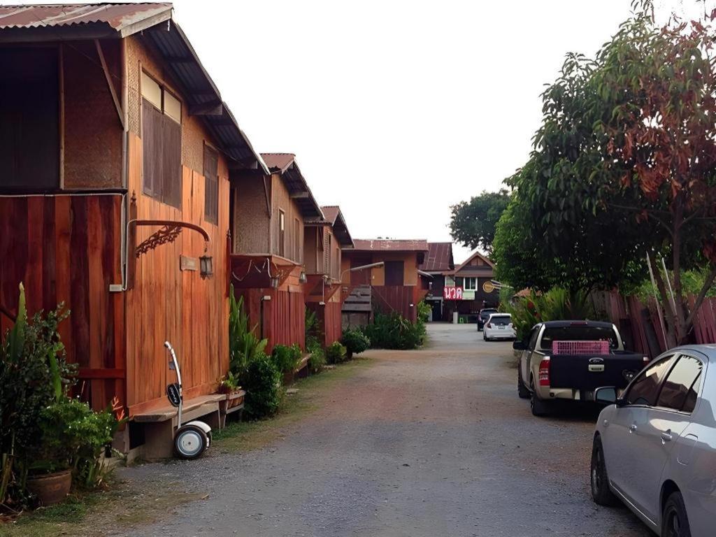 Jidapa Resort Phra Nakhon Si Ayutthaya Buitenkant foto