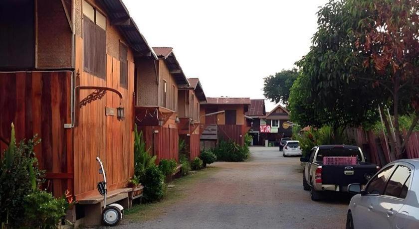 Jidapa Resort Phra Nakhon Si Ayutthaya Buitenkant foto