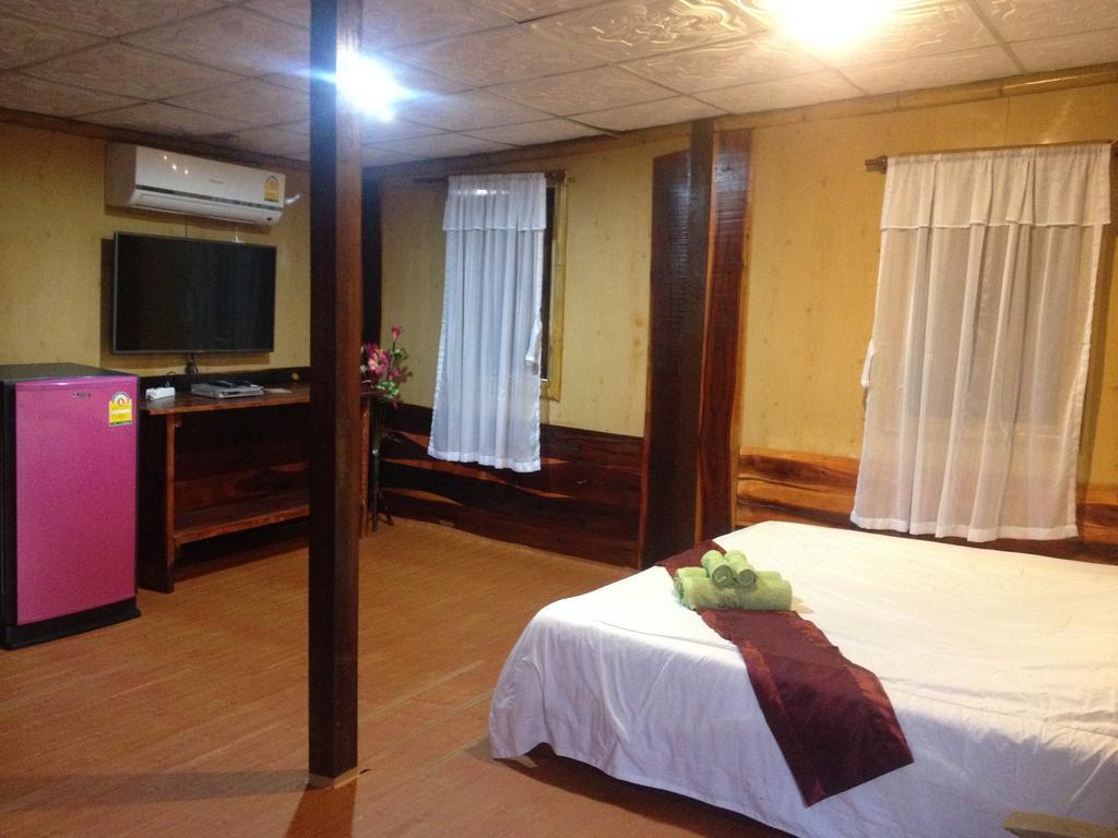 Jidapa Resort Phra Nakhon Si Ayutthaya Buitenkant foto